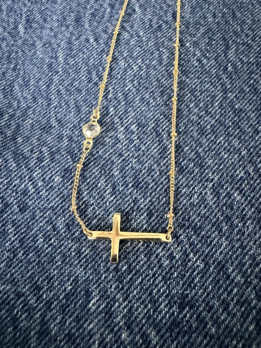 Vera Bradley Gold Tone Cross Necklace 16” with 3” Extender, Religious - Picture 2 of 9